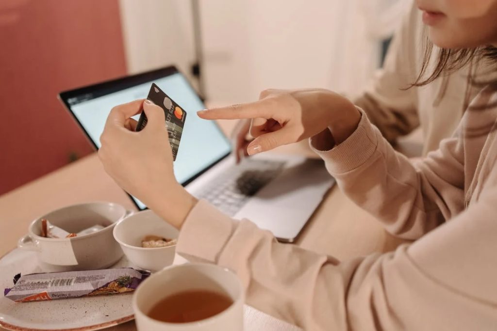 What are the most common gift card activation errors?